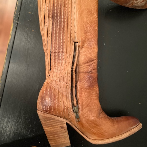 Freebird brown boot. Size 8 great condition - Picture 9 of 9